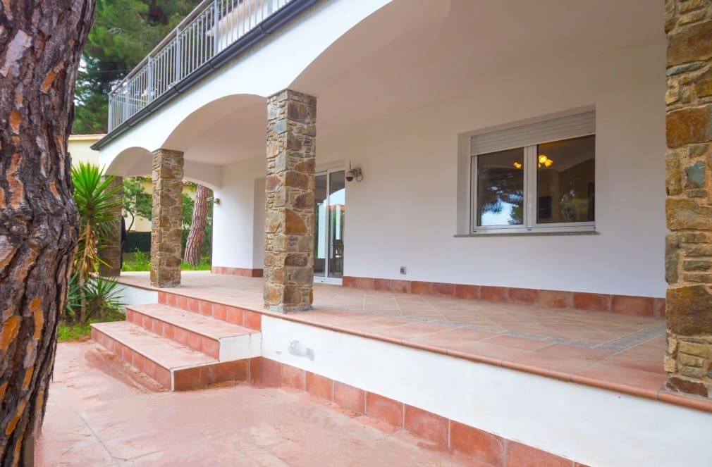 5 chambre Villa/Maison à vendre à Platja d'Aro avec garage - 1 200 000 € (Ref: 9666002)