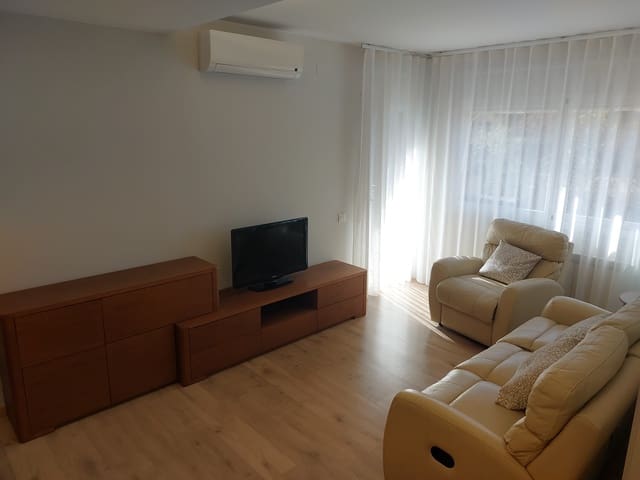 3 slaapkamer Flat te huur in Gerona stad met garage - € 1.380 (Ref: 9679172)