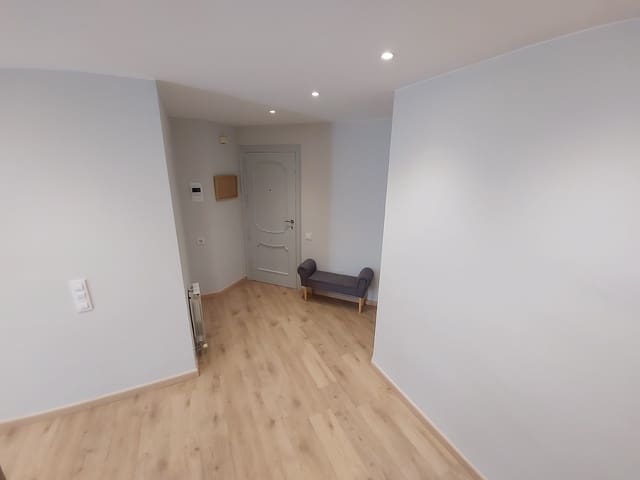 3 slaapkamer Flat te huur in Gerona stad met garage - € 1.380 (Ref: 9679172)