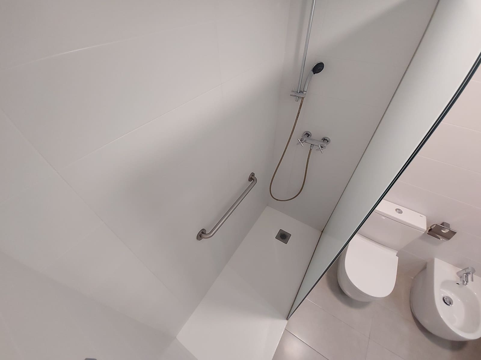 Appartement de 3 chambres à louer à Gerone ville avec garage - 1 380 € (Ref: 9679172)