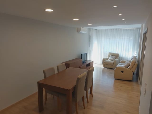 Appartement de 3 chambres à louer à Gérone ville avec garage - 951 € (Ref: 9679172)