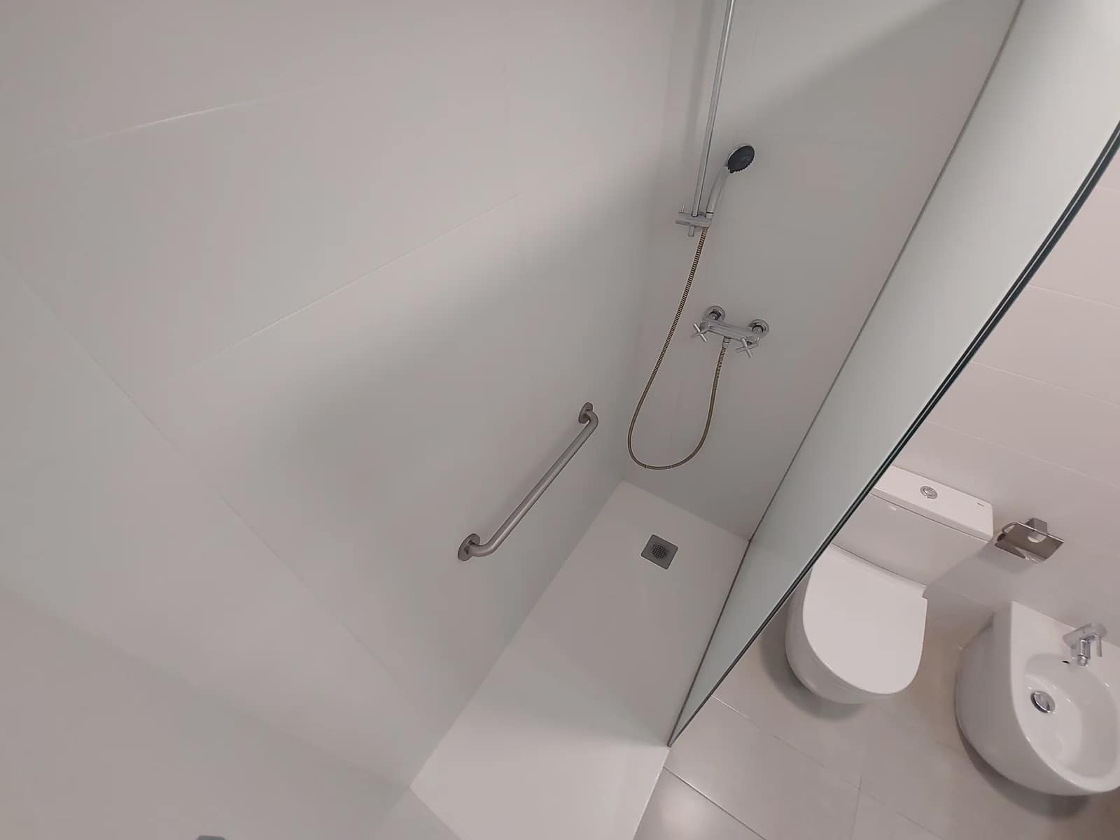 3 bedroom Flat for rent in Girona city with garage - € 951 (Ref: 9679172)