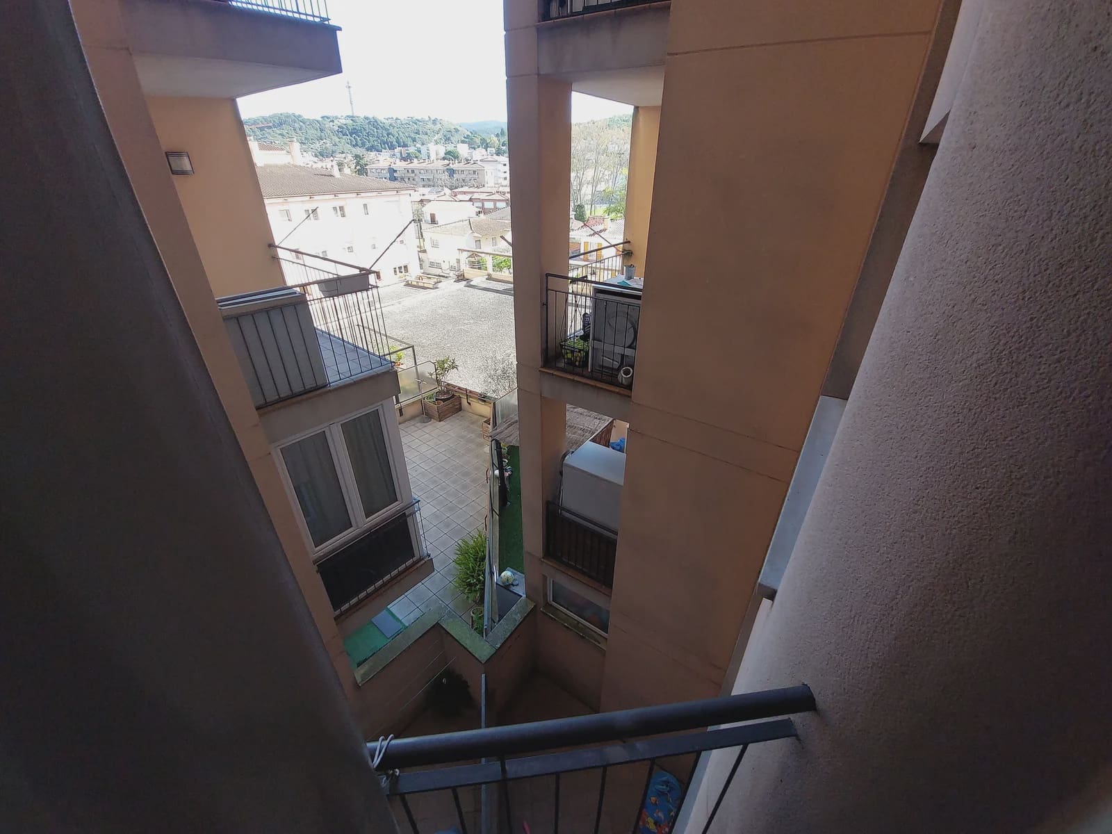 3 bedroom Flat for rent in Girona city with garage - € 951 (Ref: 9679172)