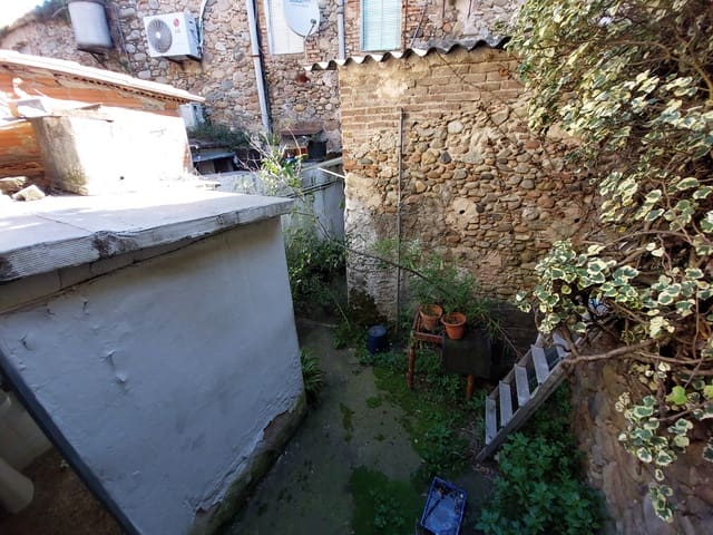 4 soveværelse Byhus til salg i Salt med garage - € 149.000 (Ref: 9690095)