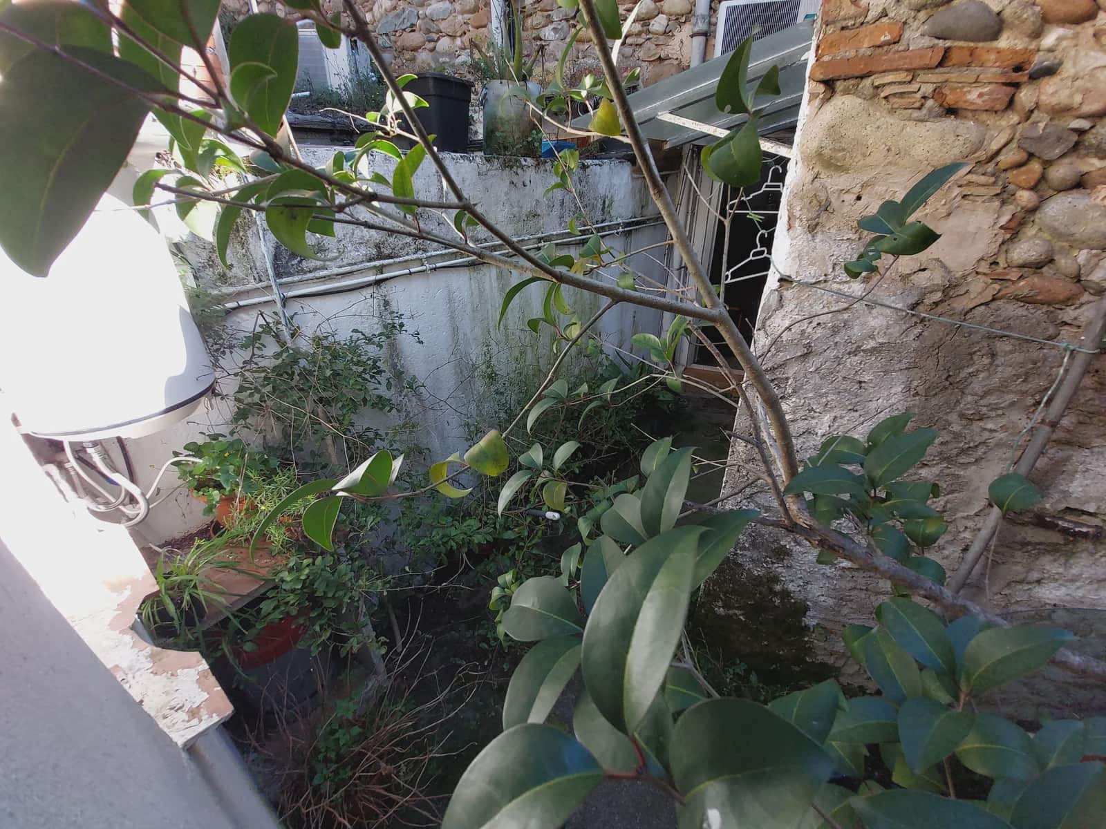 4 bedroom Townhouse for sale in Salt with garage - € 149,000 (Ref: 9690095)