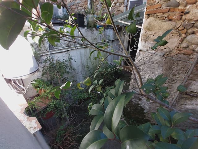 4 makuuhuone Omakotitalo myytävänä paikassa Salt mukana 
autotalli - 149 000 € (Ref: 9690095)