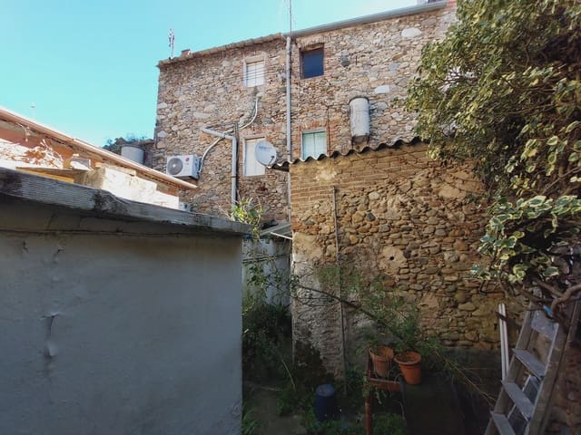 4 makuuhuone Omakotitalo myytävänä paikassa Salt mukana 
autotalli - 149 000 € (Ref: 9690095)