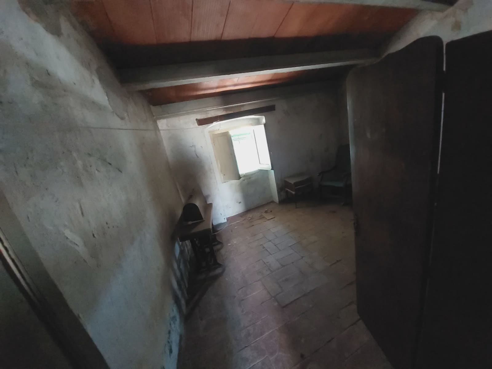 4 bedroom Townhouse for sale in Salt with garage - € 149,000 (Ref: 9690095)