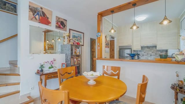 2 sovrum Villa till salu i Empuriabrava, Castelló d'Empúries med garage - 240 000 € (Ref: 9731715)