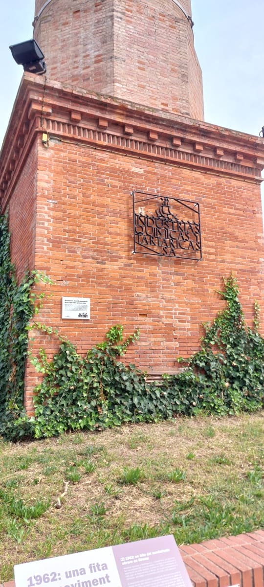 Commercial for sale in Girona city - € 140,000 (Ref: 9758560)