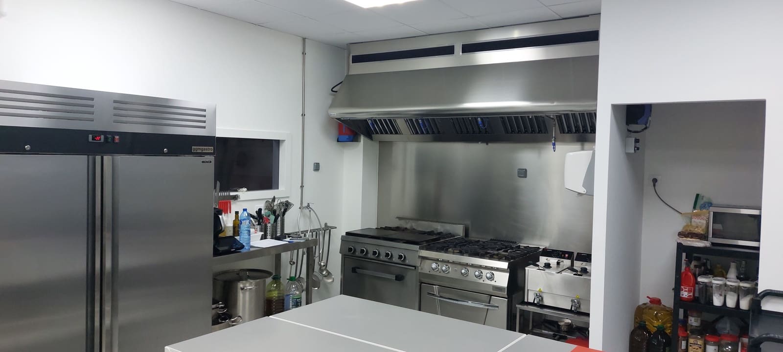 Commercial for sale in Girona city - € 140,000 (Ref: 9758560)