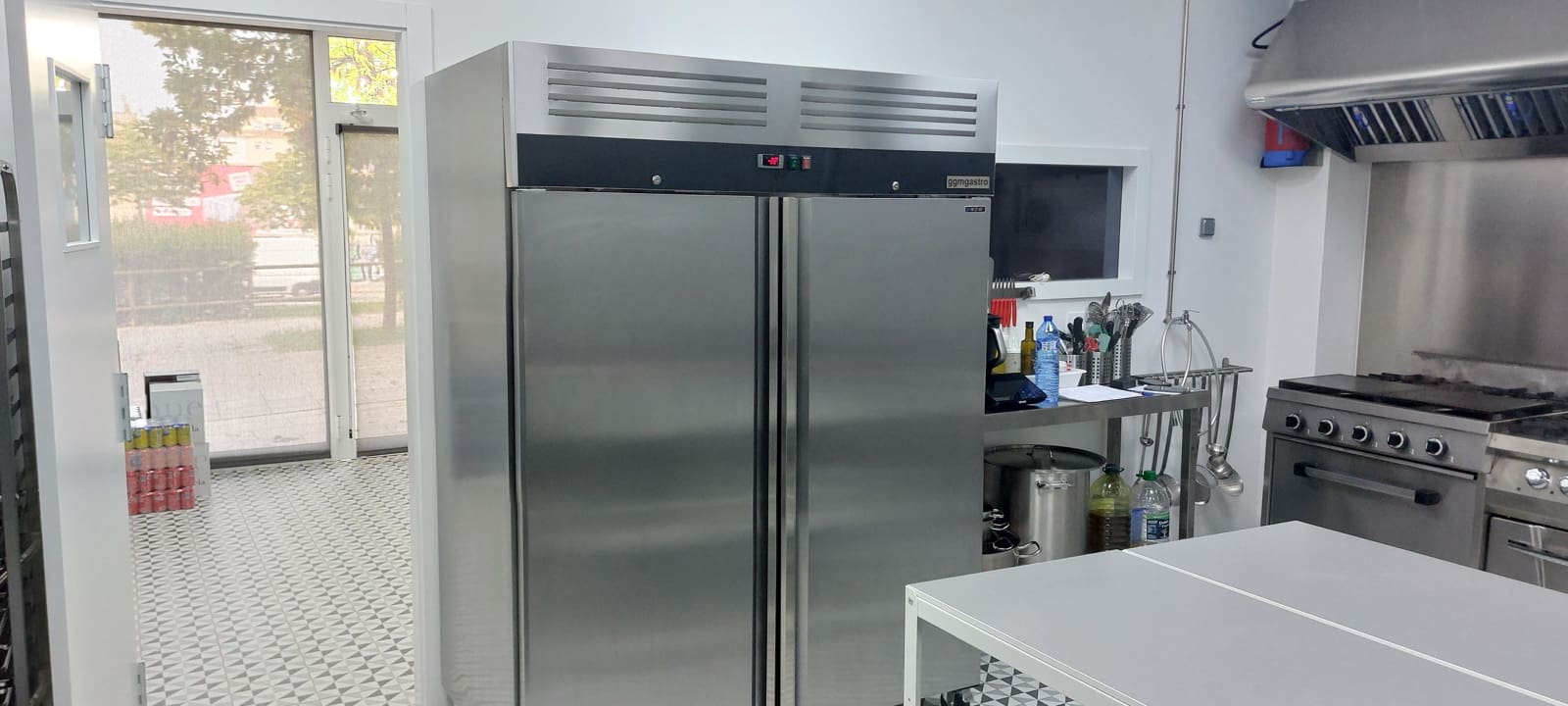 Commercial for sale in Girona city - € 140,000 (Ref: 9758560)