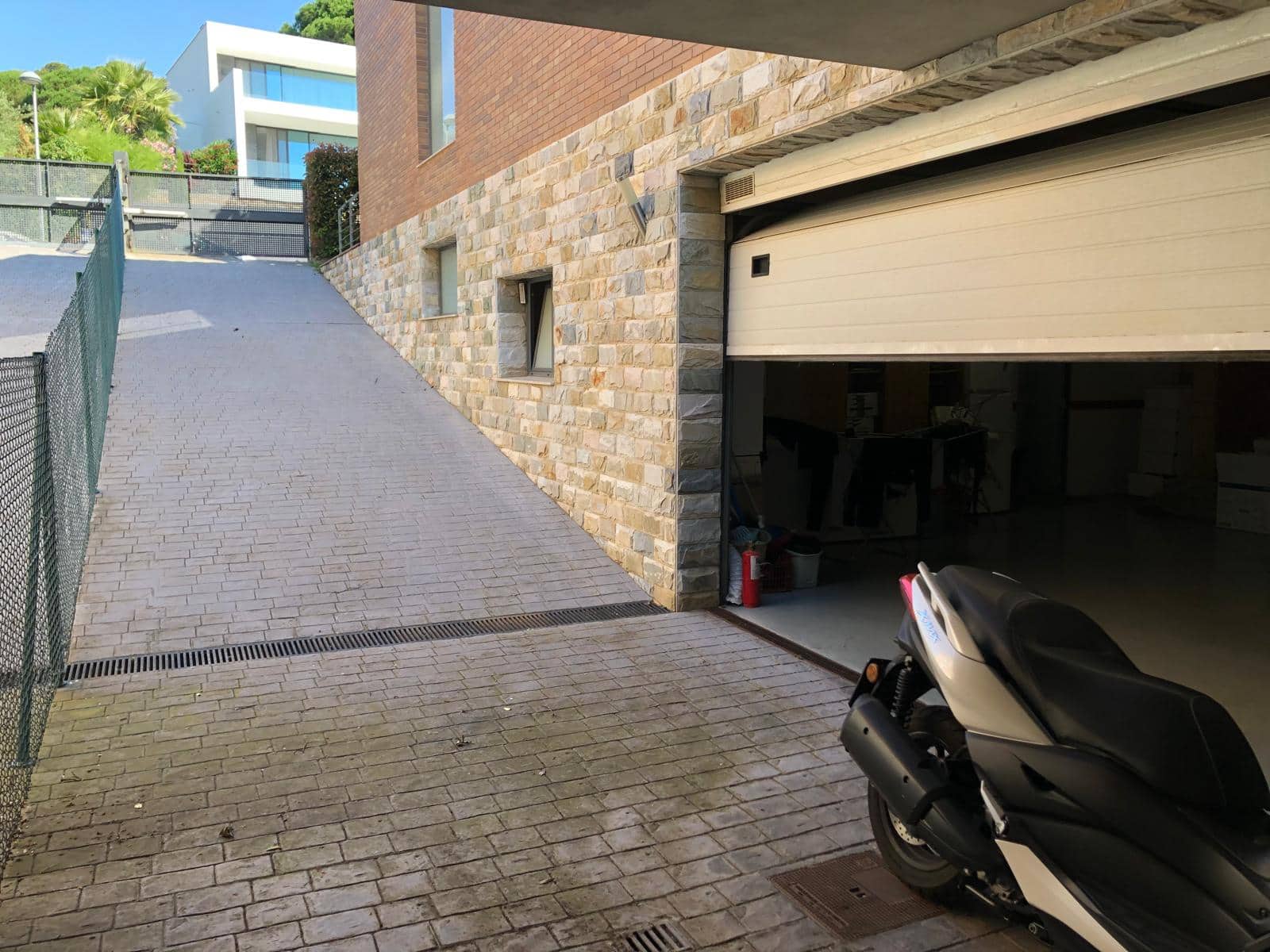 4 bedroom Villa for sale in Sant Antoni de Calonge with pool garage - € 895,000 (Ref: 9777701)