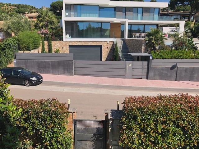 4 Zimmer Villa zu verkaufen in Sant Antoni de Calonge, Calonge i Sant Antoni mit Pool Garage - 895.000 € (Ref: 9777701)