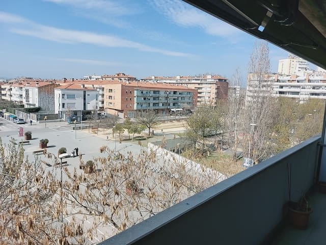 Appartement de 4 chambres à louer à Gérone ville avec piscine - 1 800 € (Ref: 9845064)