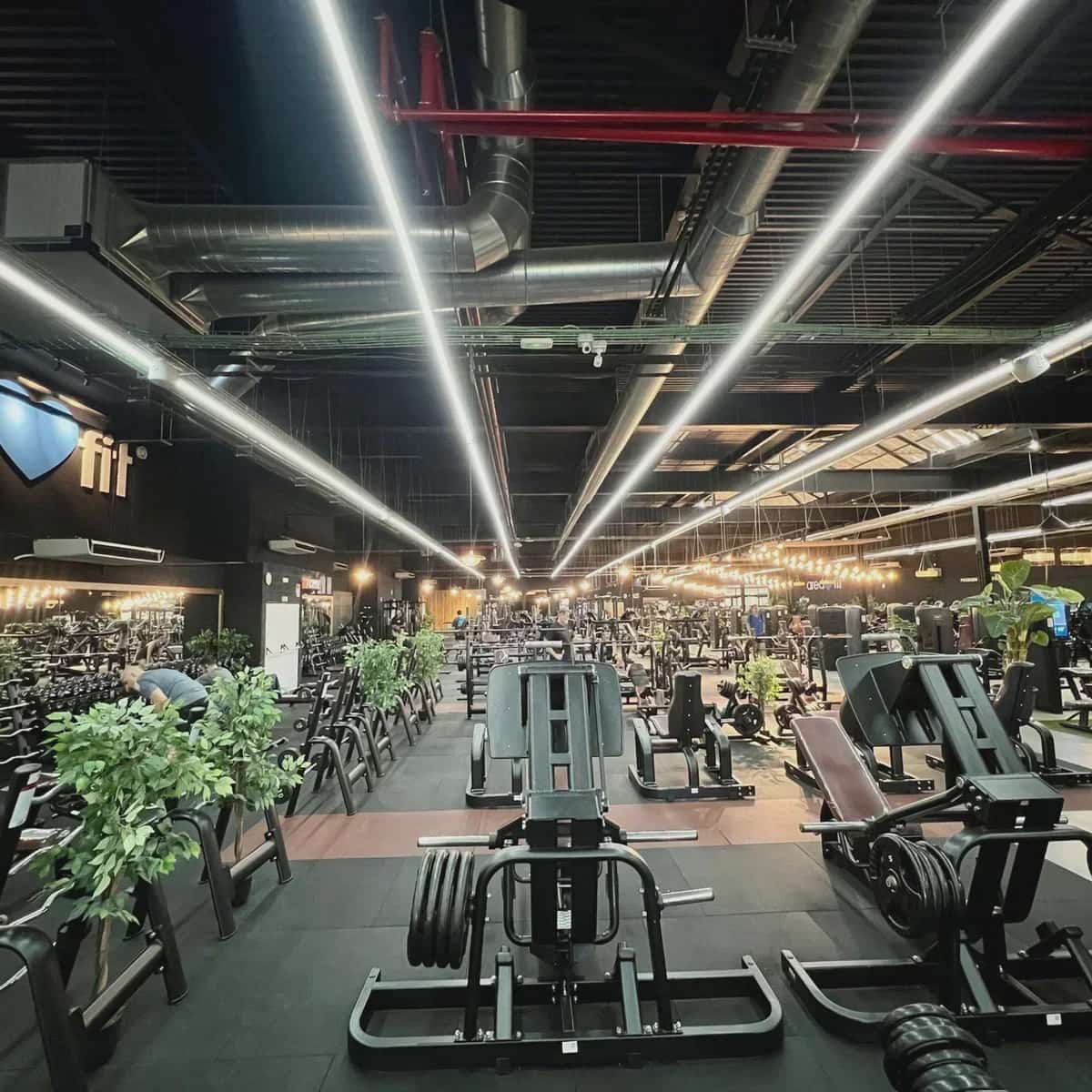 Commercial for sale in Terrassa - € 3,400,000 (Ref: 9866647)