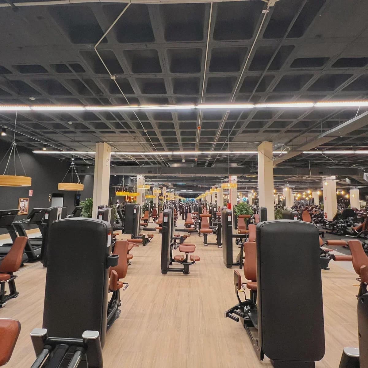 Commercial for sale in Terrassa - € 3,400,000 (Ref: 9866647)