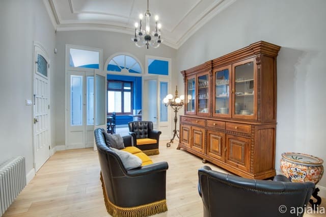 6 quarto Moradia em Banda para venda em Girona cidade com garagem - 700 000 € (Ref: 9314037)