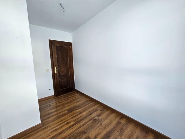 2 Zimmer Wohnung zu verkaufen in Alp - 167.000 € (Ref: 9314043)