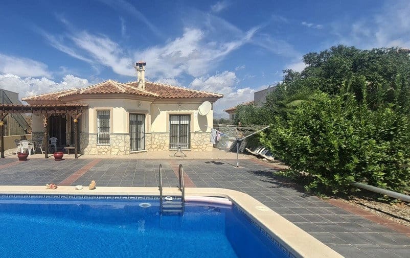 3 soveværelse Villa til salg i La Piedra Amarilla med swimmingpool garage - € 239.950 (Ref: 10091435)