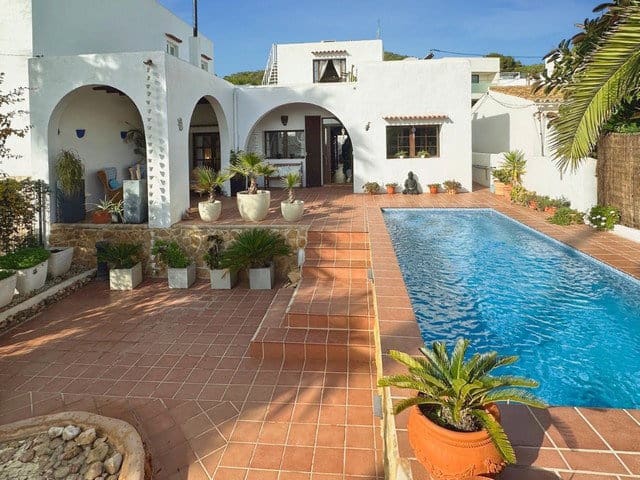 3 makuuhuone Huvila myytävänä paikassa Santa Eulalia / Santa Eularia mukana uima-altaan 
autotalli - 1 395 000 € (Ref: 10140294)