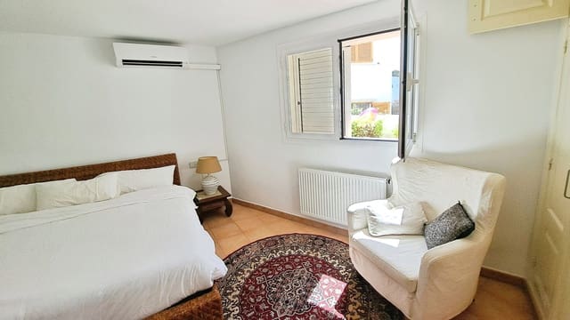 4 slaapkamer Huis te koop in La Siesta, Santa Eulalia / Santa Eularia met zwembad garage - € 1.290.000 (Ref: 10141324)