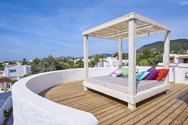 7 bedroom Villa for sale in Ibiza / Eivissa town with pool - € 2,500,000 (Ref: 6537438)