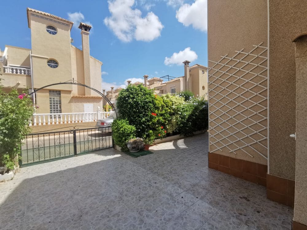 3 soveværelse Byhus til salg i Playa Flamenca med swimmingpool garage - € 165.995 (Ref: 7274544)