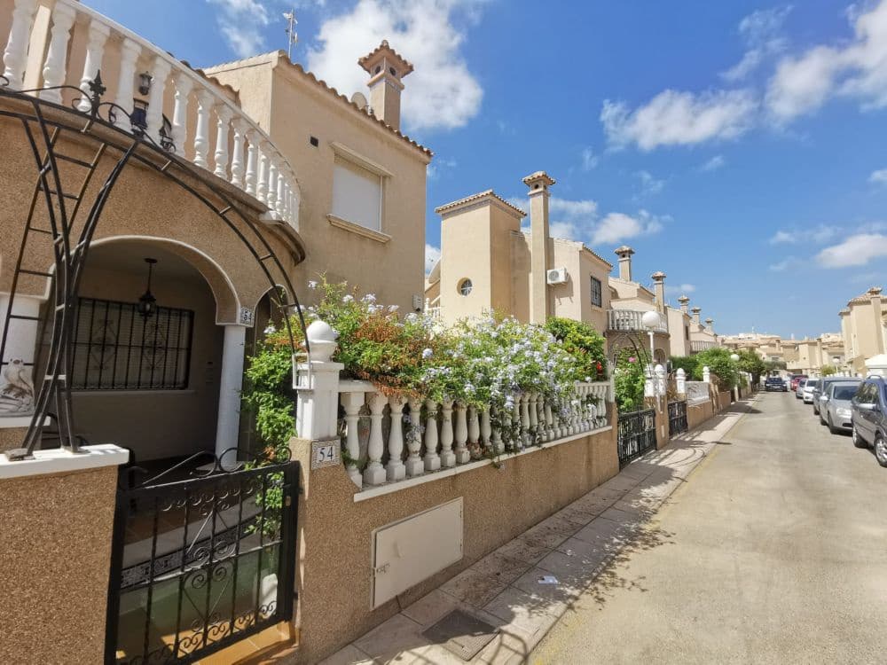 3 soveværelse Byhus til salg i Playa Flamenca med swimmingpool garage - € 165.995 (Ref: 7274544)