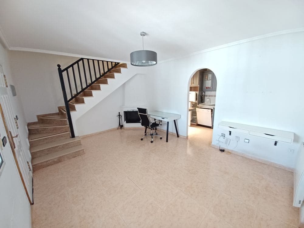 3 Zimmer Villa zu verkaufen in Playa Flamenca mit Pool - 139.995 € (Ref: 8021375)