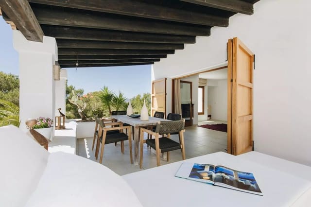 5 soverom Villa til salgs i Nuestra Señora de Jesus, Santa Eulalia / Santa Eularia med svømmebasseng - € 2 200 000 (Ref: 8021385)