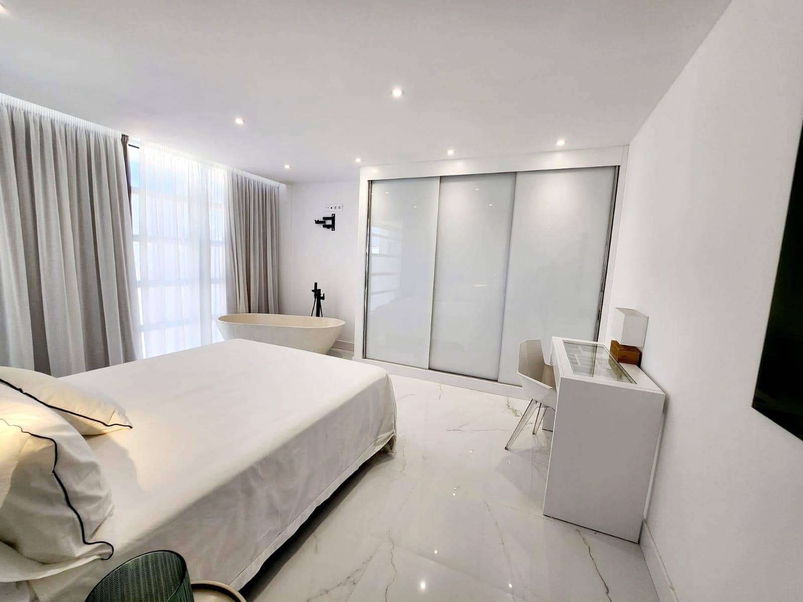 3 soverom Penthouse til salgs i Illa Plana med svømmebasseng - € 2 400 000 (Ref: 8021386)