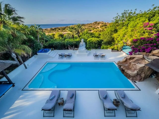 15 soverom Villa til salgs i Cap Martinet, Ibiza by med svømmebasseng garasje - € 5 000 000 (Ref: 8021387)
