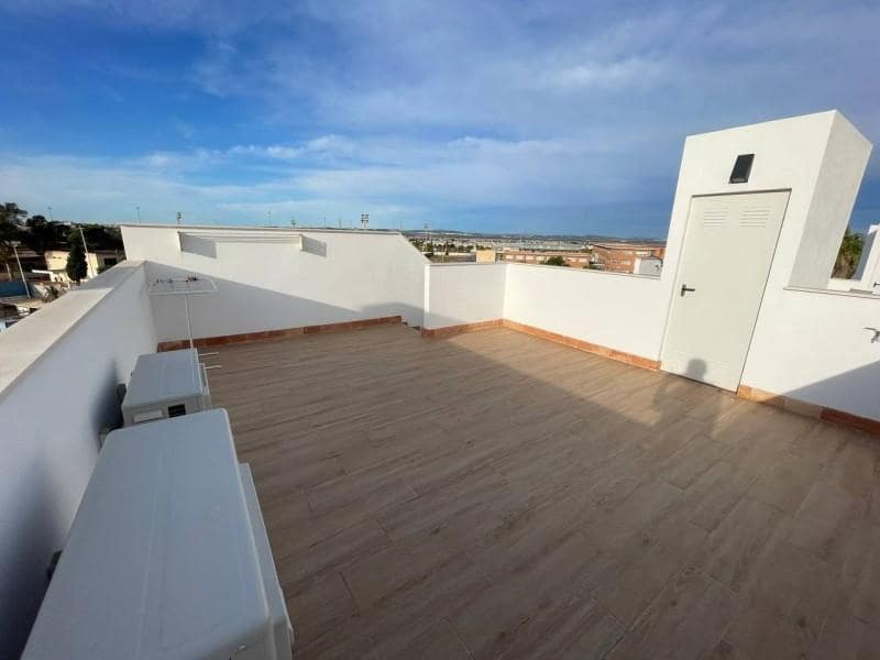3 chambre Villa/Maison à vendre à Torrevieja avec piscine garage - 298 999 € (Ref: 8021389)