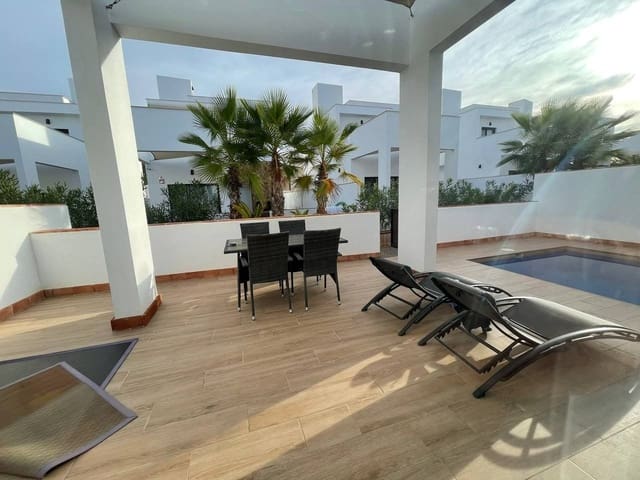 3 camera da letto Villa in vendita in El Chaparral - La Siesta - La Torreta, Torrevieja con piscina garage - 298.999 € (Rif: 8021389)