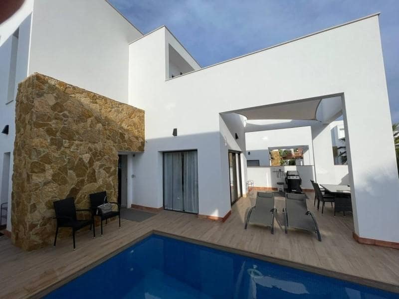 3 chambre Villa/Maison à vendre à Torrevieja avec piscine garage - 298 999 € (Ref: 8021389)