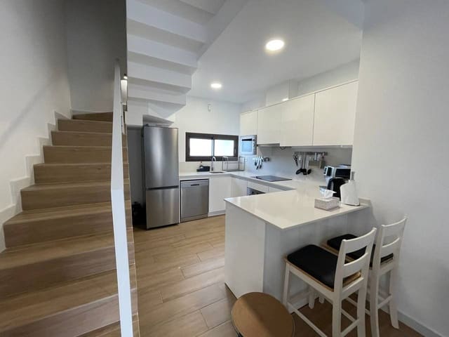 3 camera da letto Villa in vendita in El Chaparral - La Siesta - La Torreta, Torrevieja con piscina garage - 298.999 € (Rif: 8021389)