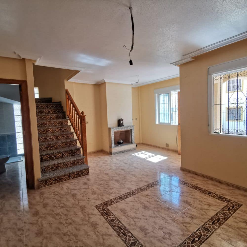 Chalet de 3 habitaciones en Playa Flamenca en venta con piscina garaje - 185.000 € (Ref: 8021393)