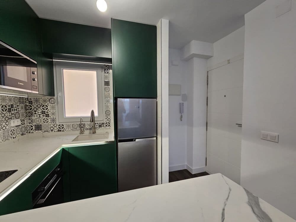 Apartamento de 3 habitaciones en Torrevieja en venta con piscina garaje - 149.000 € (Ref: 8021394)