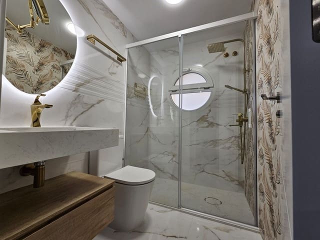 3 Zimmer Apartment zu verkaufen in Torrevieja mit Pool Garage - 149.000 € (Ref: 8021394)