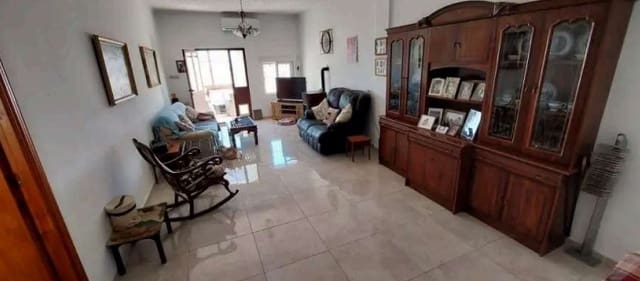 5 makuuhuone Huvila myytävänä paikassa Urcal, Huércal-Overa mukana 
autotalli - 175 000 € (Ref: 8317109)