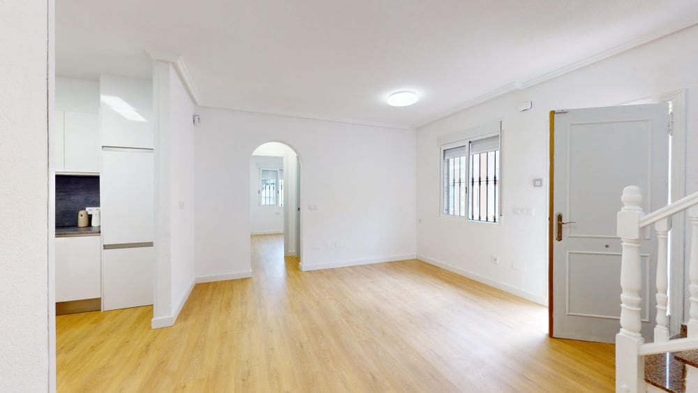 3 bedroom Villa for sale in Villamartin - € 179,000 (Ref: 8527397)