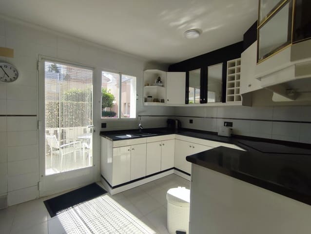 2 slaapkamer Villa te koop in Zona Pueblo, Guardamar del Segura met zwembad garage - € 198.000 (Ref: 8632239)