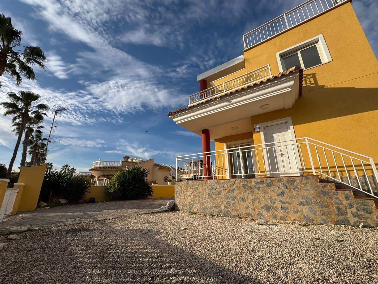 3 makuuhuone Huvila myytävänä paikassa El Raso mukana uima-altaan 
autotalli - 390 000 € (Ref: 8765959)