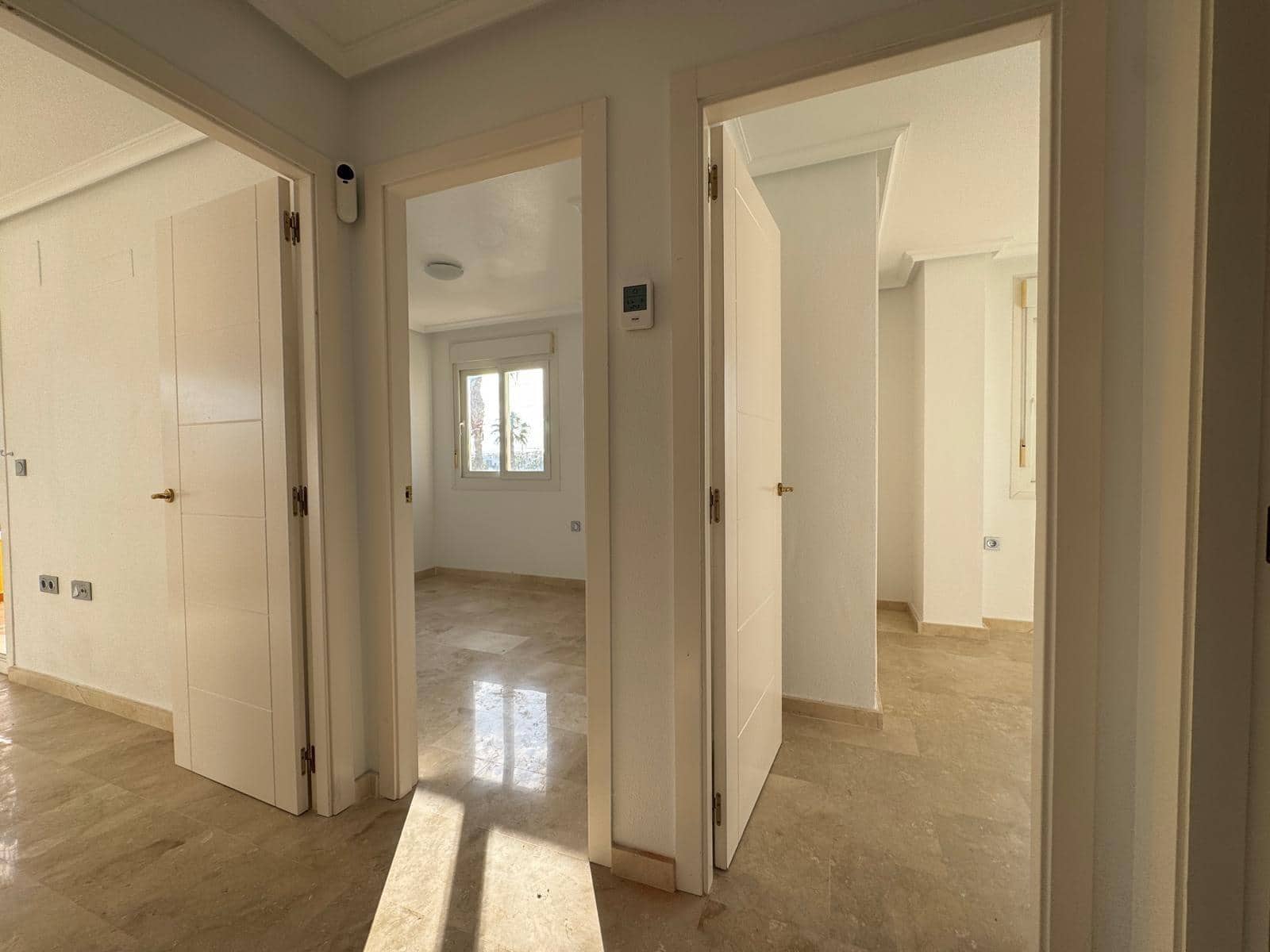 3 makuuhuone Huvila myytävänä paikassa El Raso mukana uima-altaan 
autotalli - 390 000 € (Ref: 8765959)