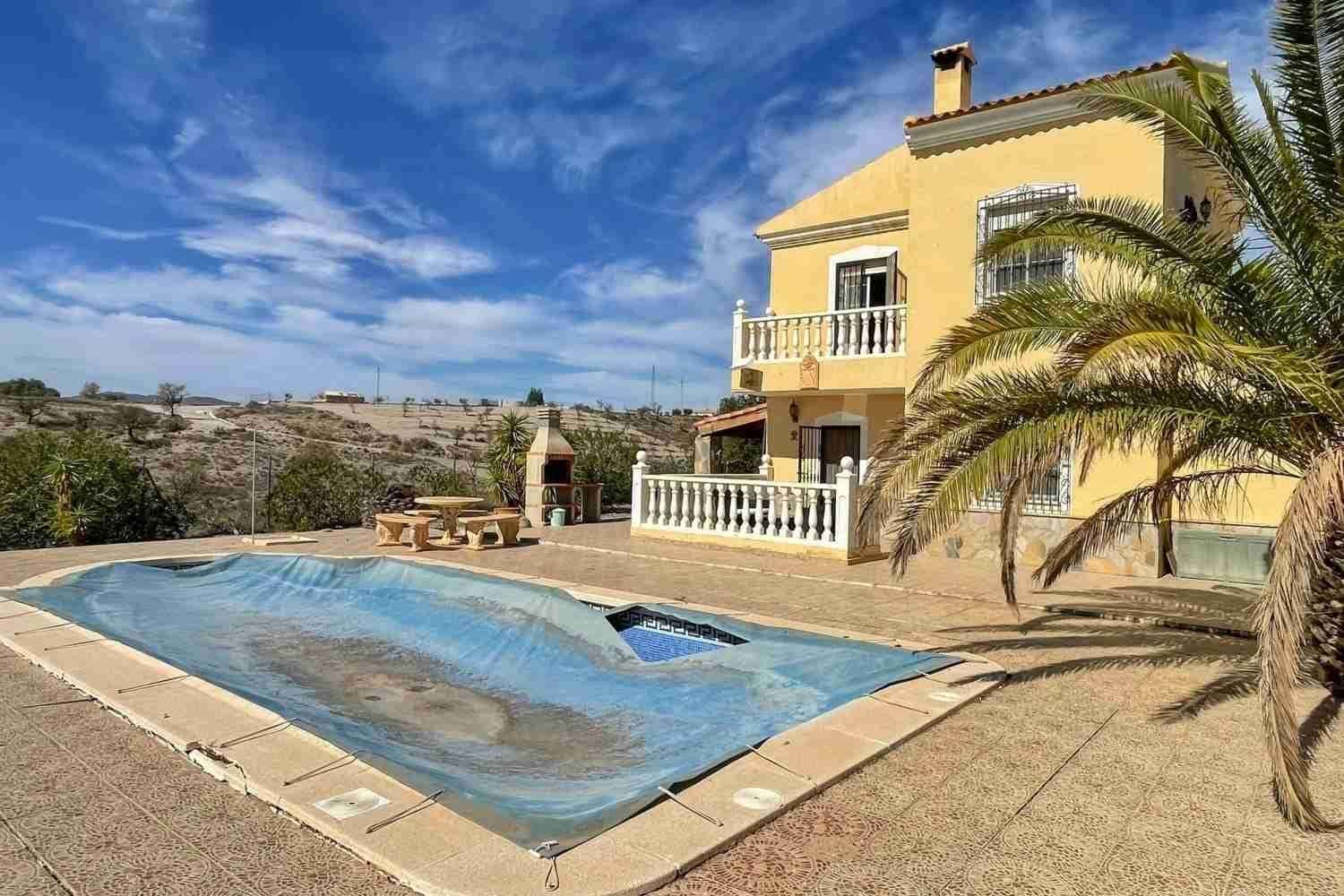 3 soveværelse Villa til salg i Albox med swimmingpool garage - € 234.000 (Ref: 9237838)