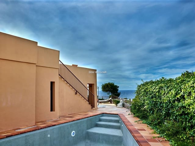 3 makuuhuone Huvila myytävänä paikassa Cala Molí, San Jose / Sant Josep de Sa Talaia mukana uima-altaan 
autotalli - 1 325 000 € (Ref: 9265000)