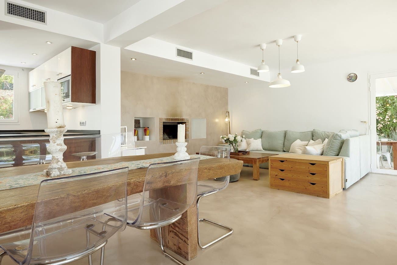 6 bedroom Villa for sale in La Siesta with pool garage - € 2,300,000 (Ref: 9274104)