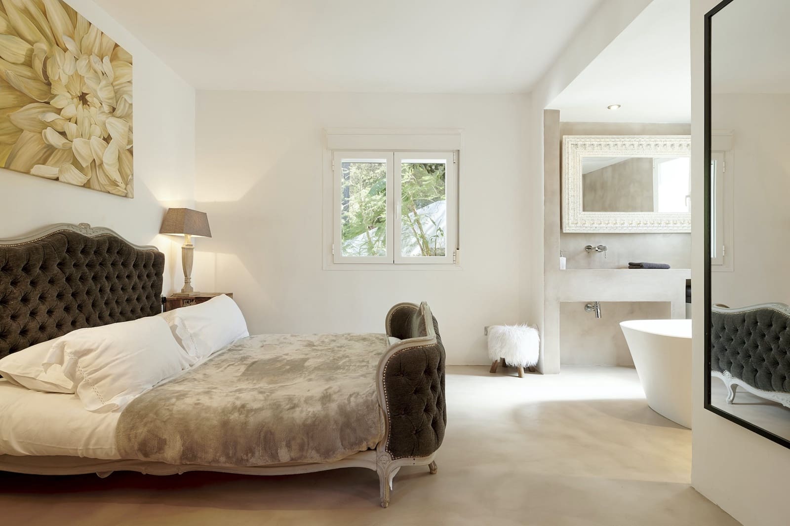 6 bedroom Villa for sale in La Siesta with pool garage - € 2,300,000 (Ref: 9274104)