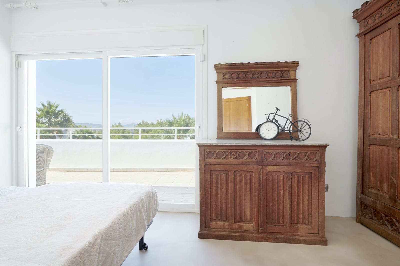 6 bedroom Villa for sale in La Siesta with pool garage - € 2,300,000 (Ref: 9274104)